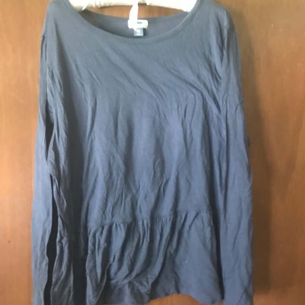Ruffled bottom long sleeves t
